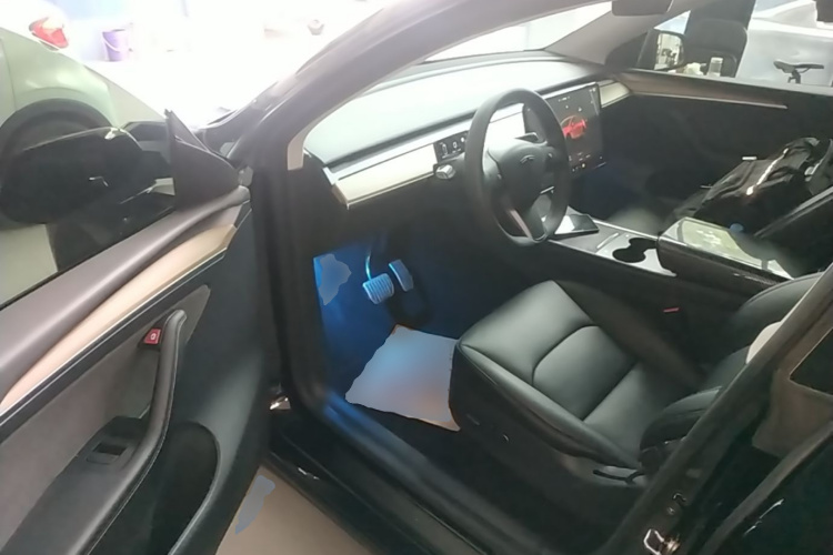 Tesla Model Y 2022 #16 Tesla Model Y 2022 car image #16