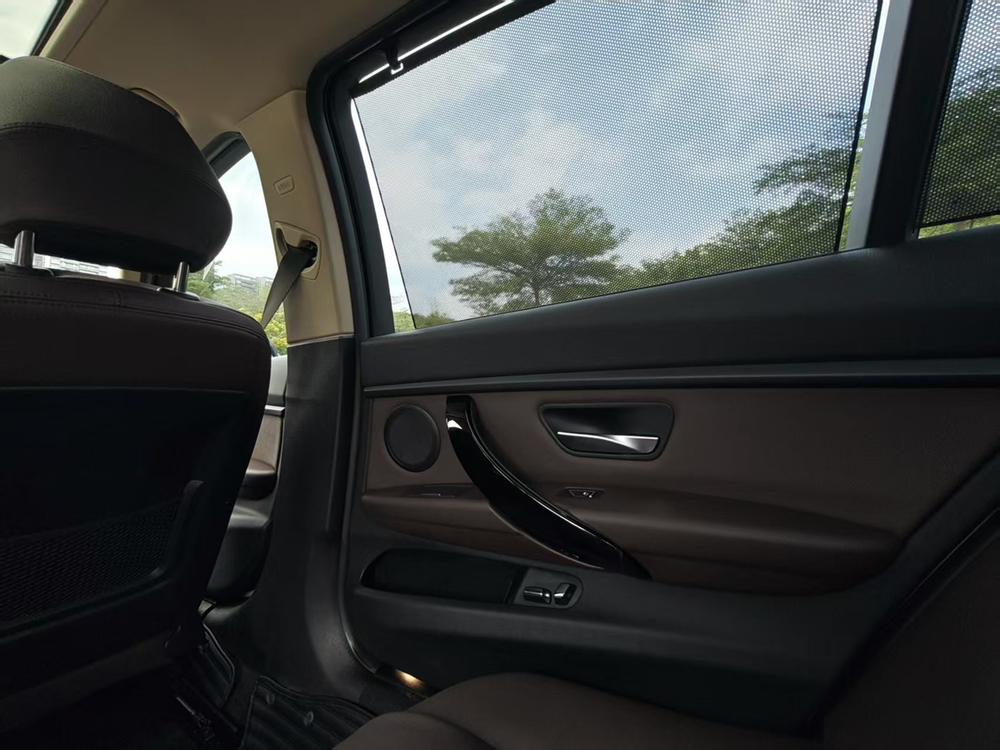 BMW 3 Series 2019 car image #11