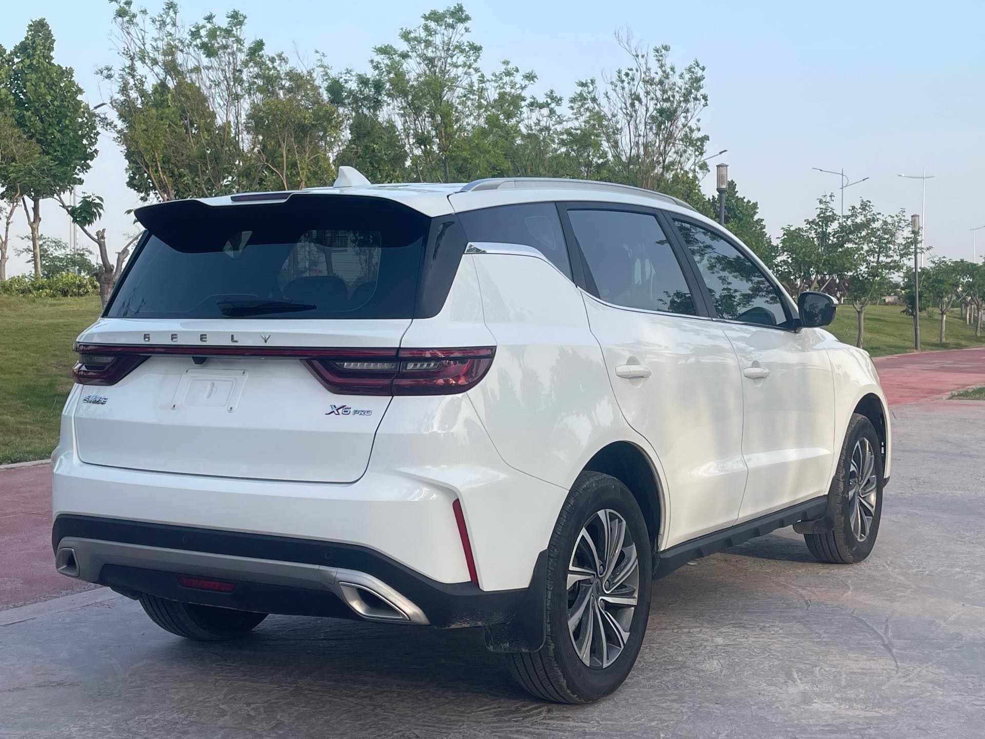 GEELY Vision X6 2022 car image #11