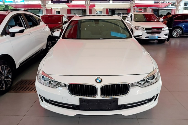 BMW 3 Series 2015 صورة سيارة #3