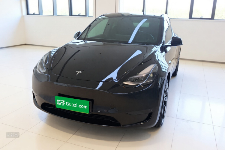 Tesla Model Y 2023 #2 Tesla Model Y 2023 car image #2