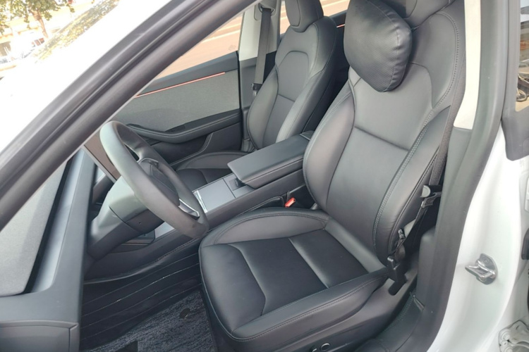 Tesla Model 3 2025 car image #15