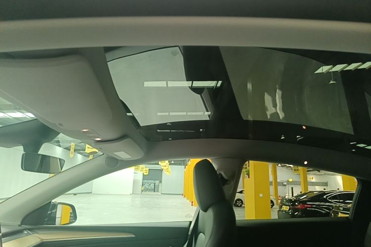 Tesla Model Y 2023 #18 Tesla Model Y 2023 car image #18