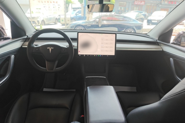 Tesla Model Y 2023 #10 Tesla Model Y 2023 car image #10