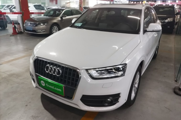 Audi Q3 2015 car image #2