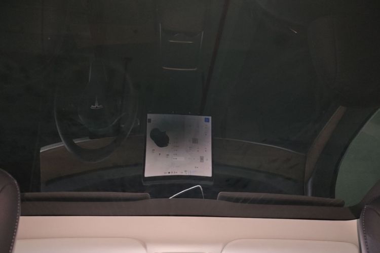 Tesla Model Y 2021 #18 Tesla Model Y 2021 car image #18