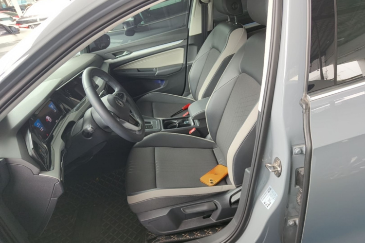 Volkswagen Golf 2022 car image #15