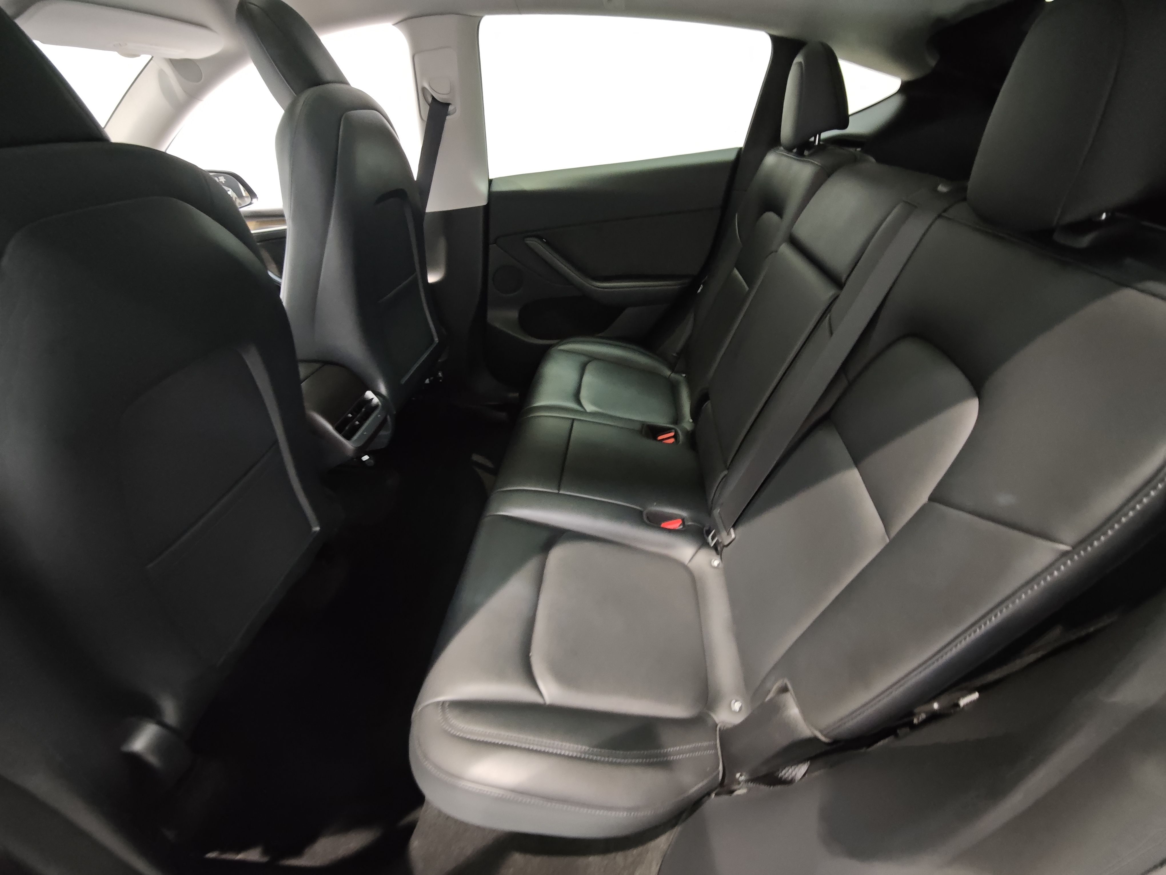 Tesla Model Y 2021 #10 Tesla Model Y 2021 car image #10