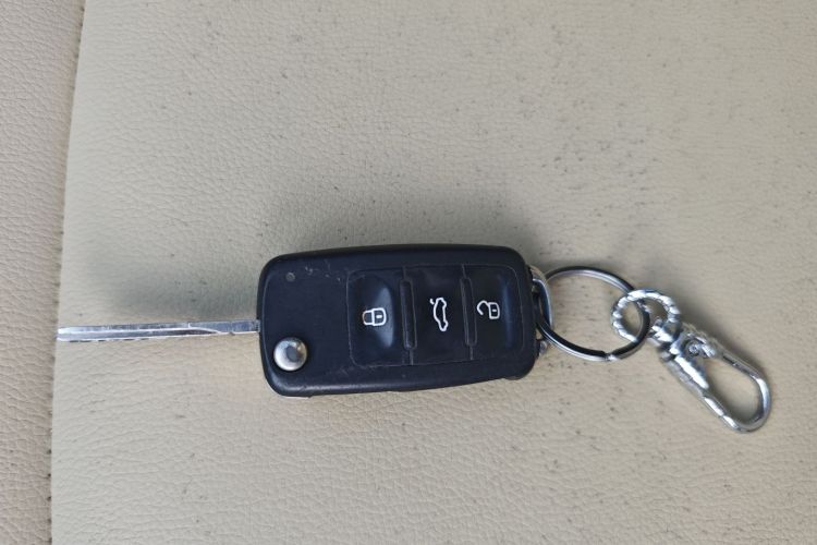 Volkswagen Santana 2019 صورة سيارة #9