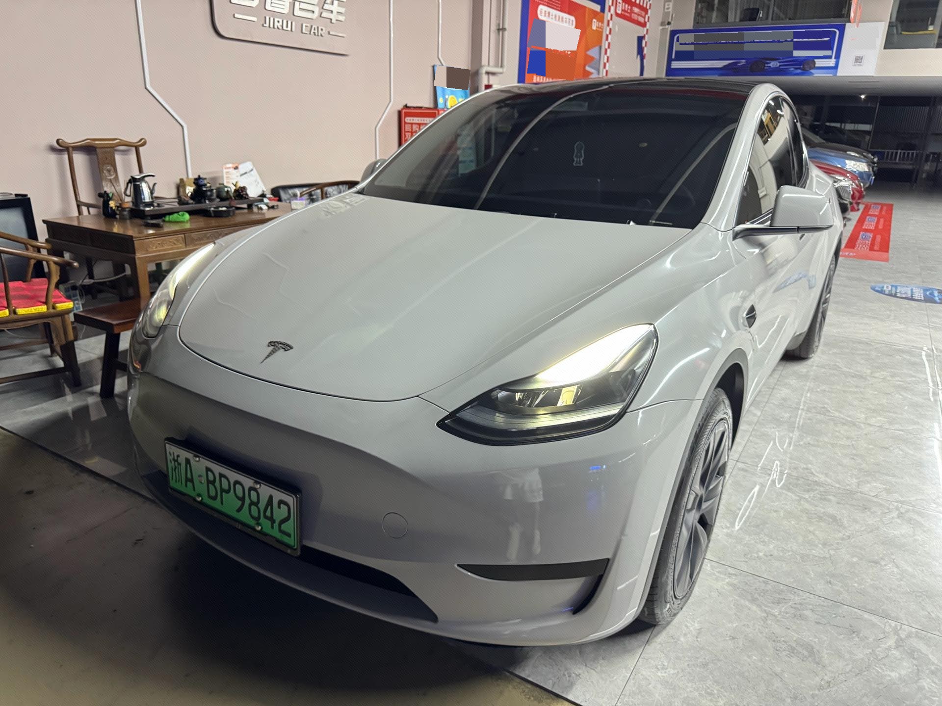 Tesla Model Y 2024 car image 