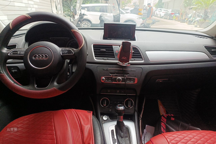 Audi Q3 2018 immagine di auto #11