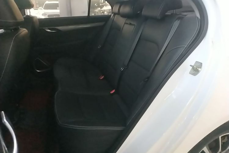 GEELY Emgrand 2019 #17 GEELY Emgrand 2019 car image #17