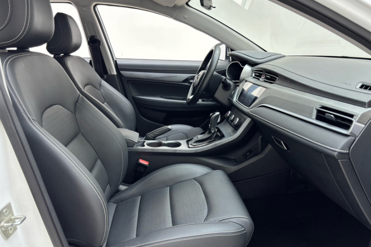GEELY Emgrand 2021 #23 GEELY Emgrand 2021 car image #23