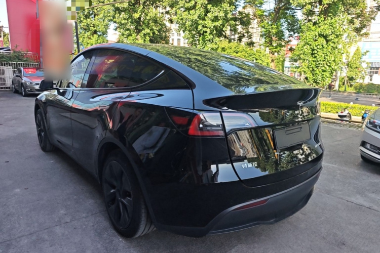 Tesla Model Y 2023 car image #5