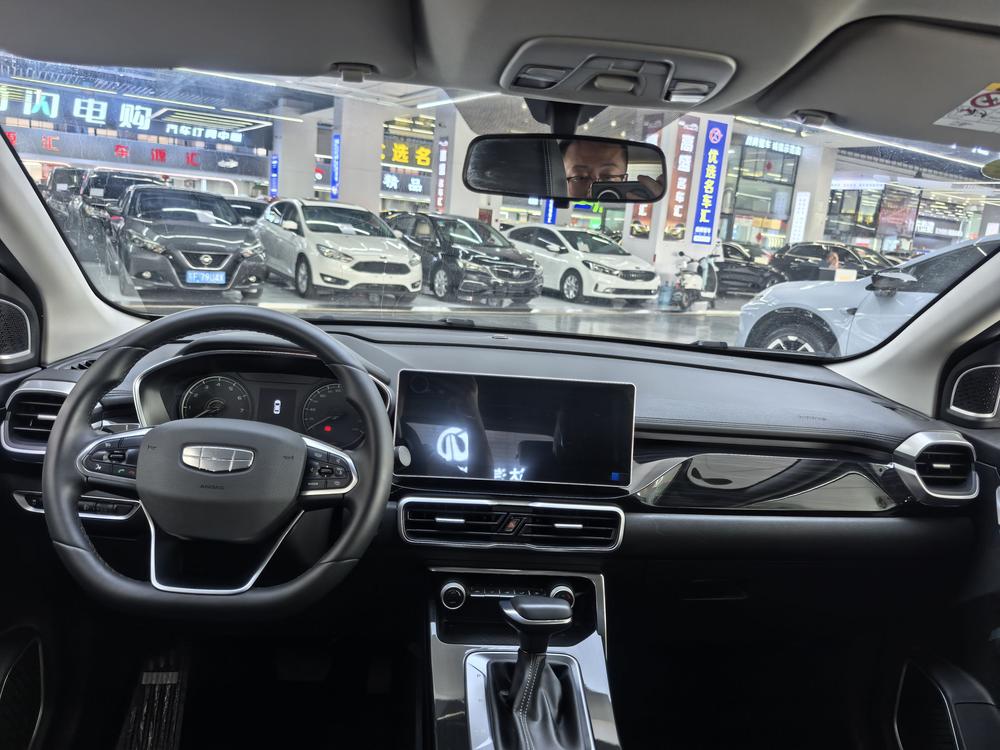 GEELY Coolray 2025 #11 GEELY Coolray 2025 car image #11