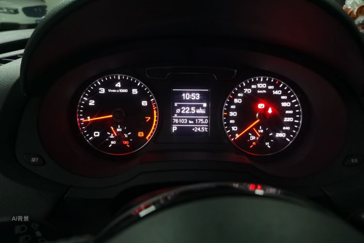 Audi Q3 2019 car image #14