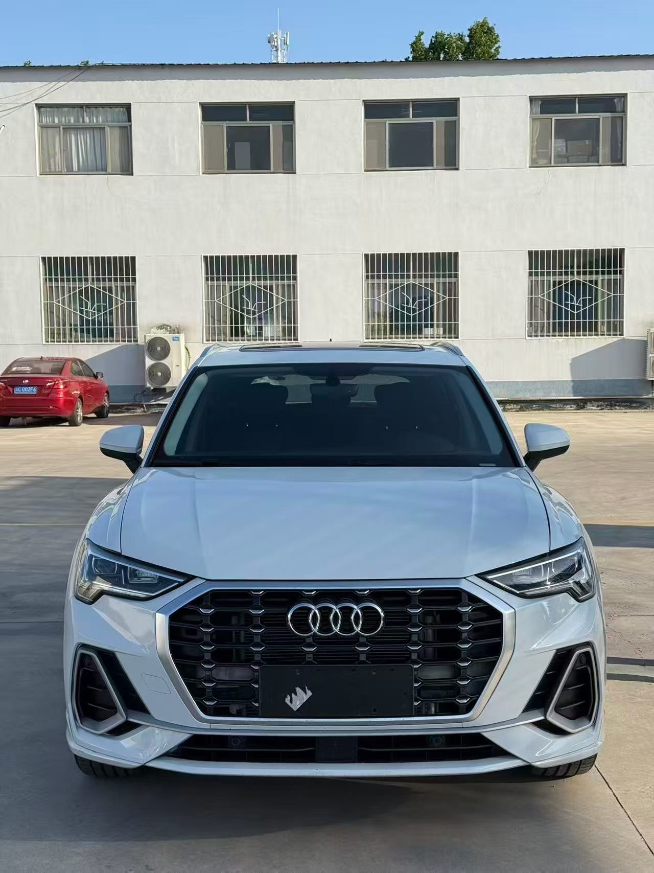 Audi Q3 2020 car image #2