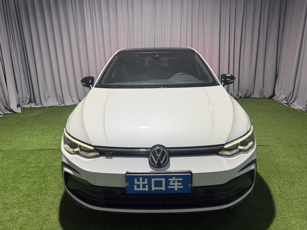 Volkswagen Golf 2022 car image #2