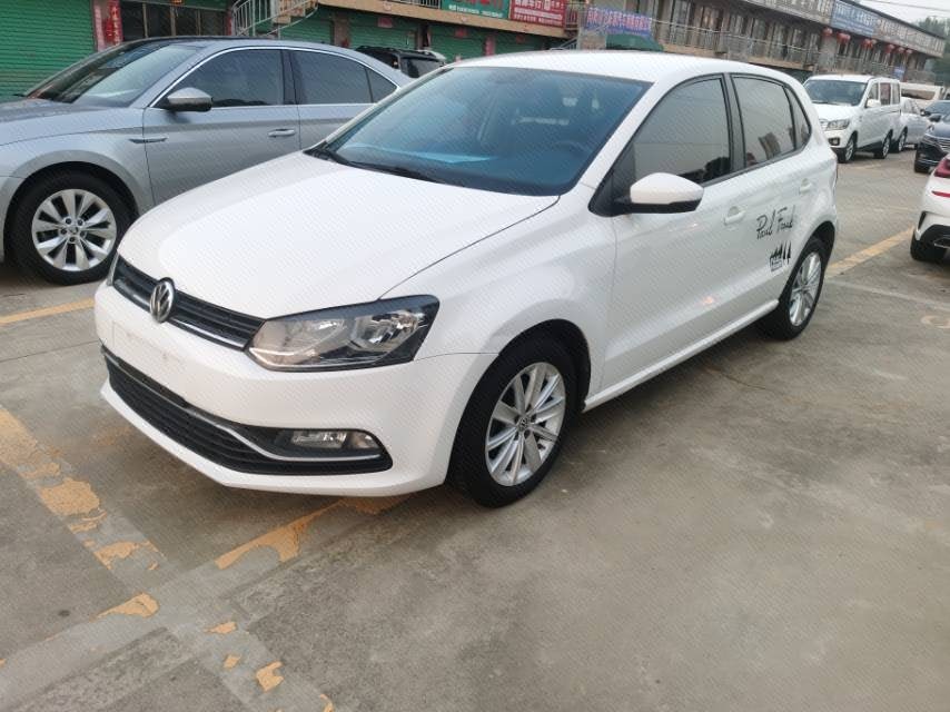 Volkswagen Polo 2015 car image 