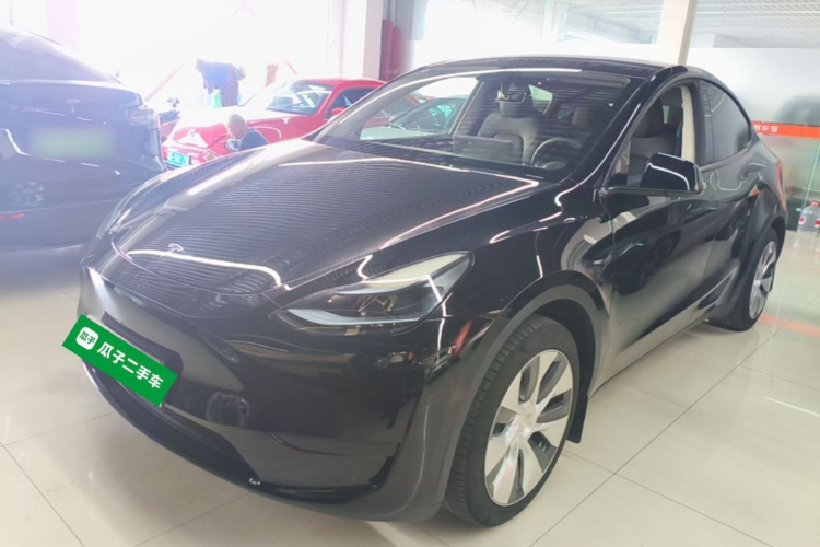Tesla Model Y 2023 #2 Tesla Model Y 2023 car image #2