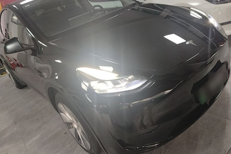 Tesla Model Y 2022 #4 Tesla Model Y 2022 car image #4
