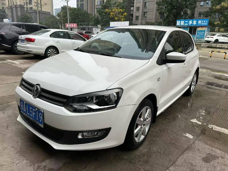 Volkswagen Polo 2014 Volkswagen Polo 2014 car image