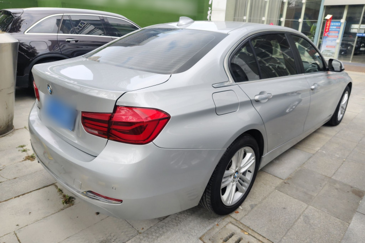 BMW 3 Series 2018 #7 BMW 3 Series 2018 car image #7