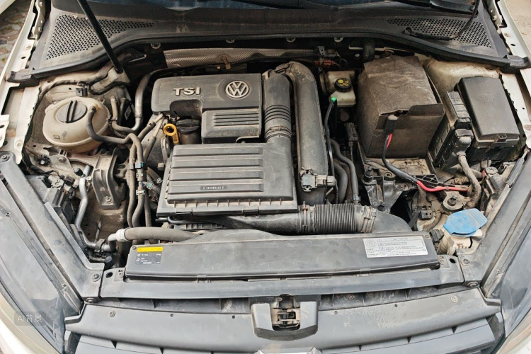 Volkswagen Golf 2017 car image #22