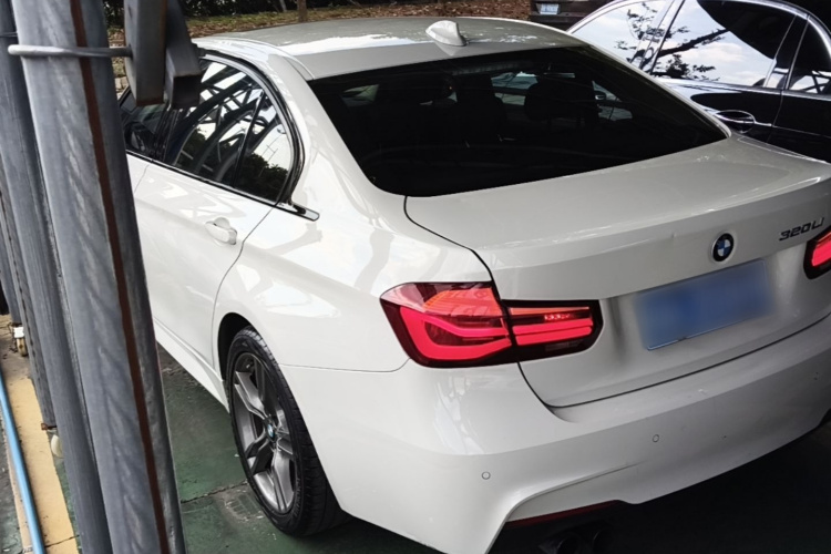 BMW 3 Series 2018 #5 BMW 3 Series 2018 car image #5
