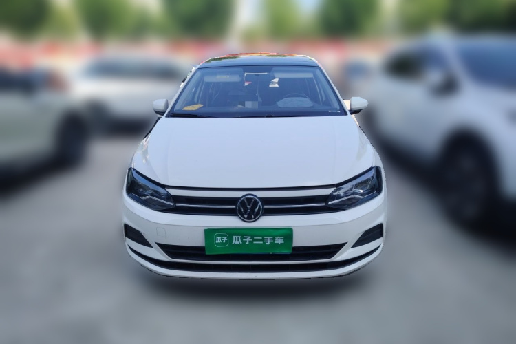Volkswagen Polo 2021 car image #3