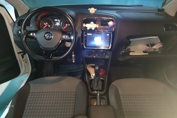 Volkswagen Polo 2019 car image #11