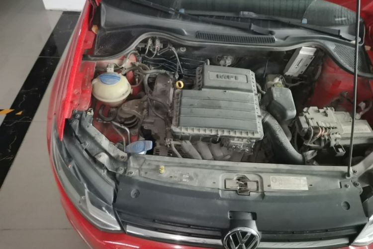 Volkswagen Polo 2015 car image #28