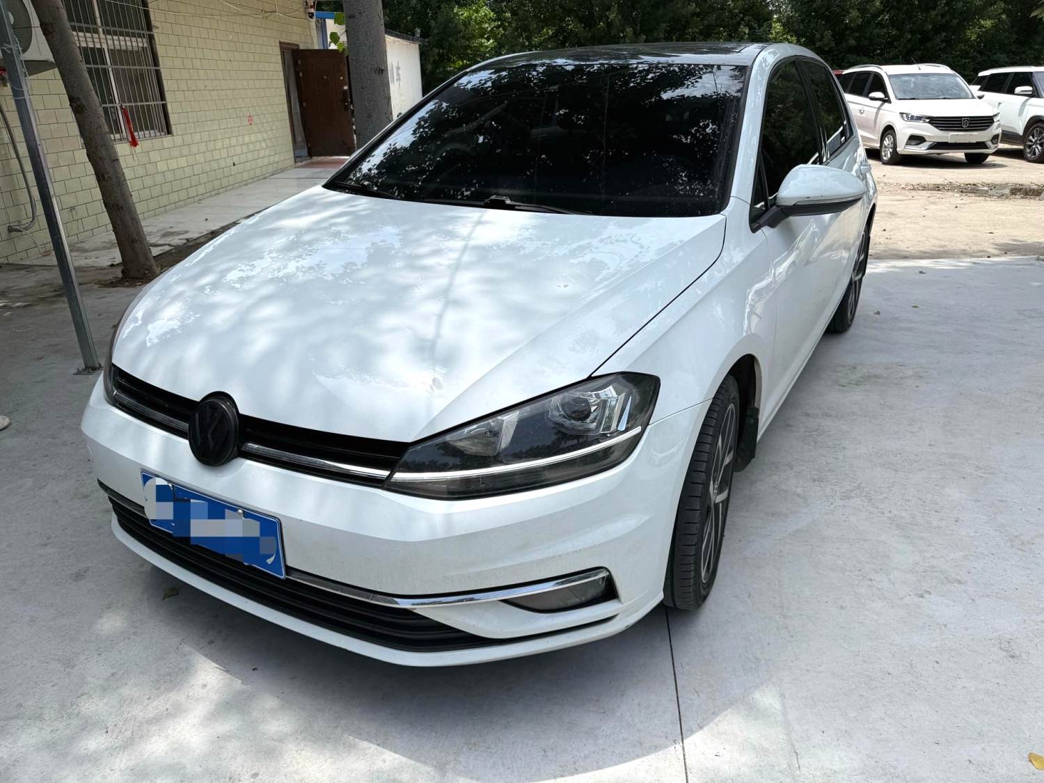 Volkswagen Golf 2018 car image 