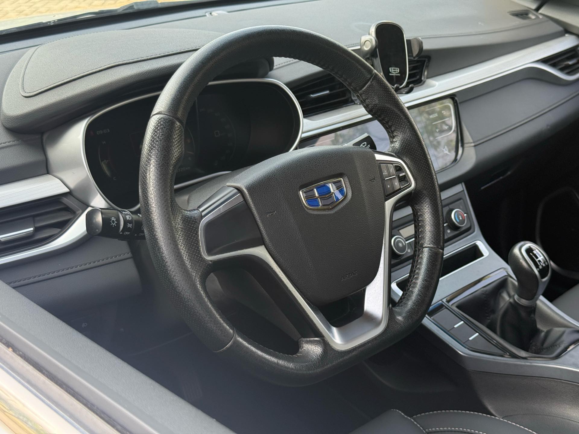 GEELY Emgrand 2019 car image #14