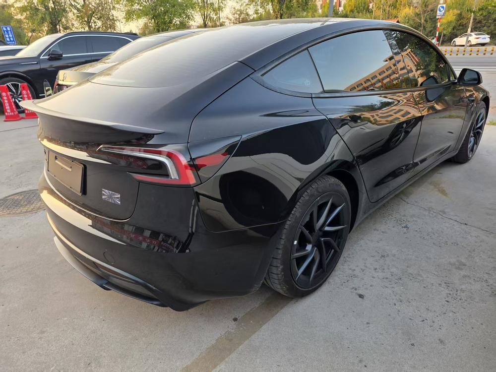 Tesla Model 3 2026 #4 Tesla Model 3 2026 صورة سيارة #4