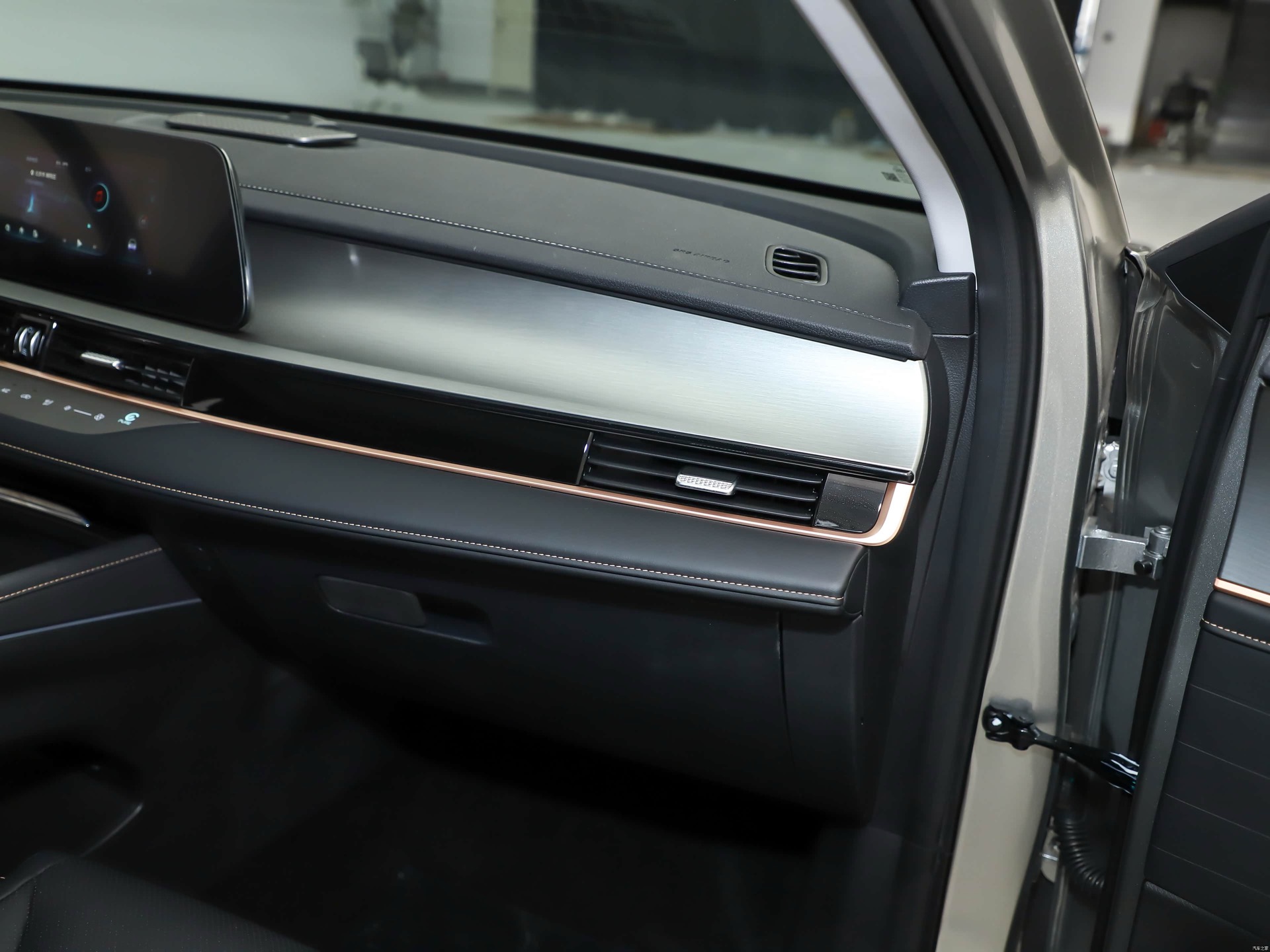 Chery Tiggo 5x 2025 car image #5