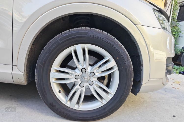 Audi Q3 2015 immagine di auto #9