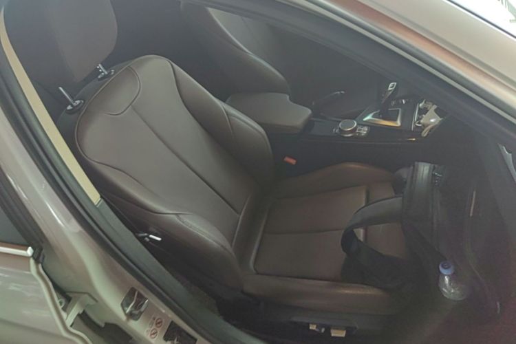 BMW 3 Series 2019 #24 BMW 3 Series 2019 immagine di auto #24
