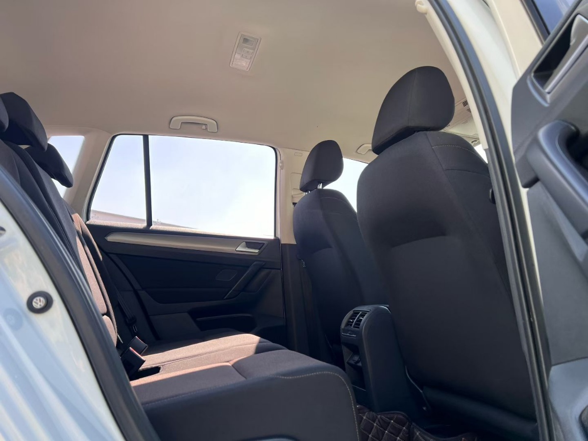 Volkswagen Golf Sportsvan 2017 #7 Volkswagen Golf Sportsvan 2017 car image #7