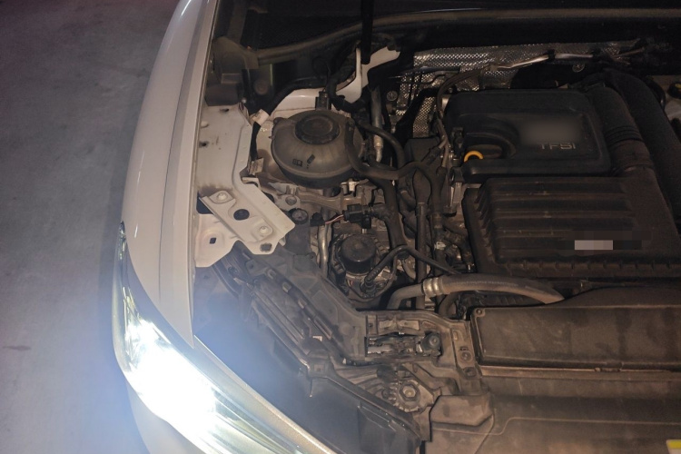 Audi Q3 2021 car image #24