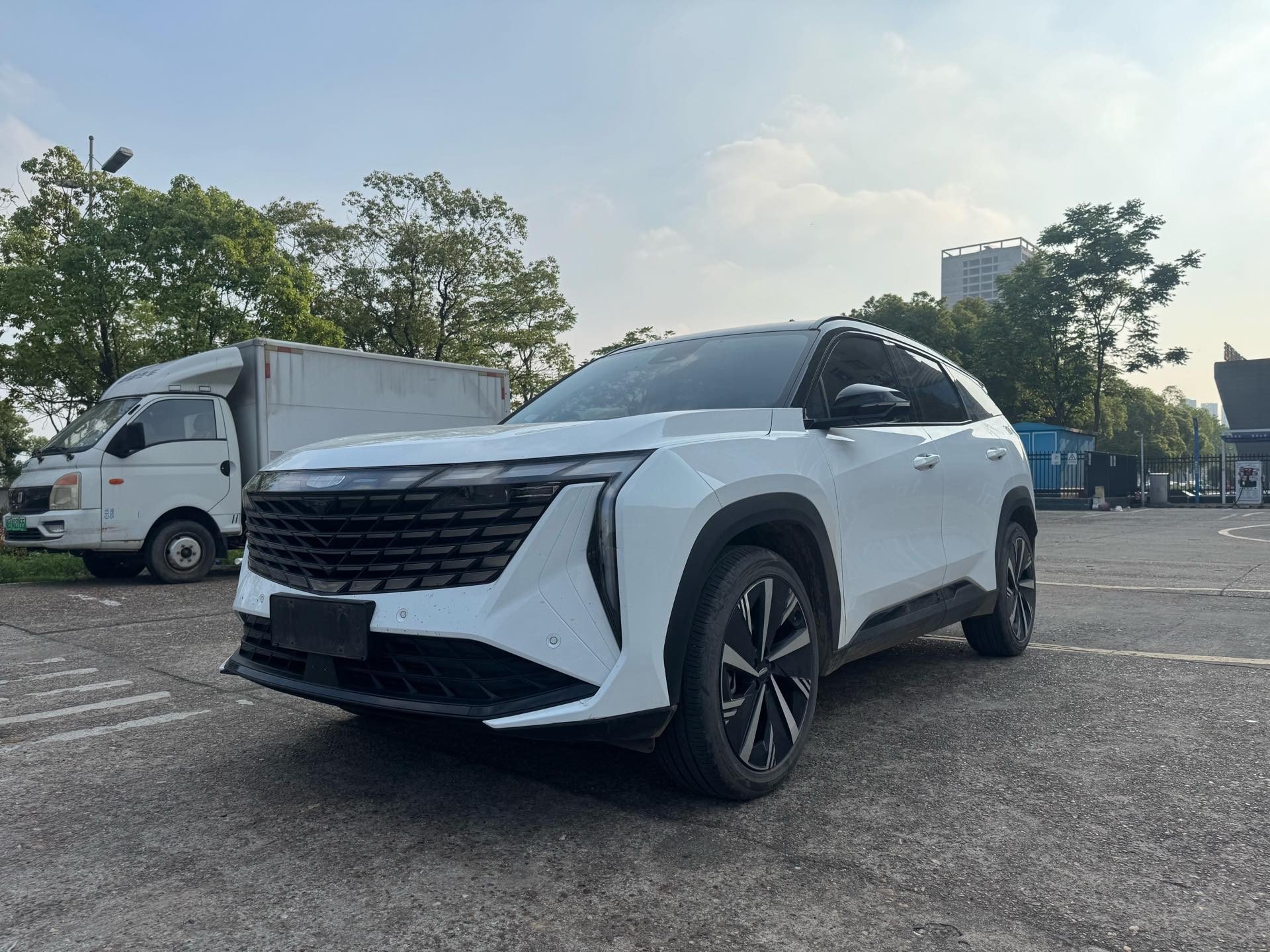 GEELY Boyue L 2023 car image 