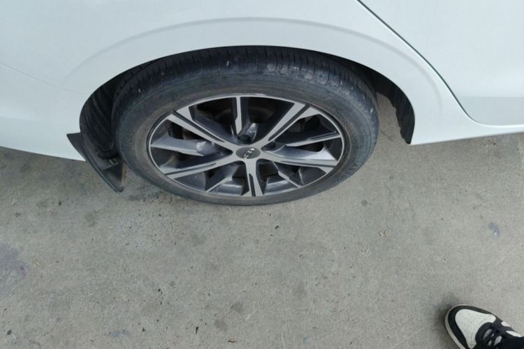 GEELY Emgrand 2022 car image #10