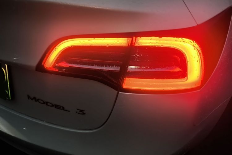 Tesla Model 3 2023 car image #8
