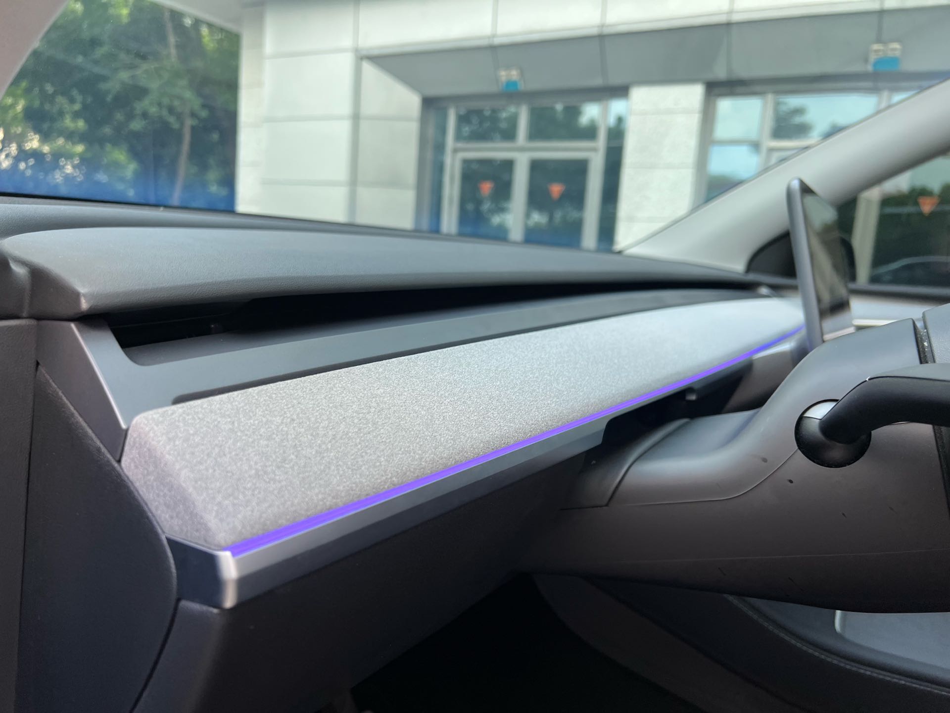 Tesla Model Y 2023 car image #14