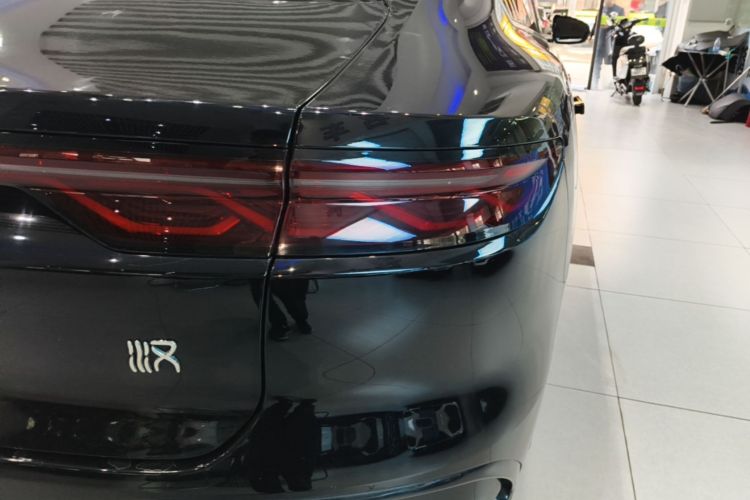 BYD Han 2023 immagine di auto #8