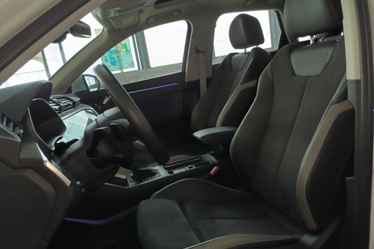 Audi Q3 2019 #15 Audi Q3 2019 car image #15