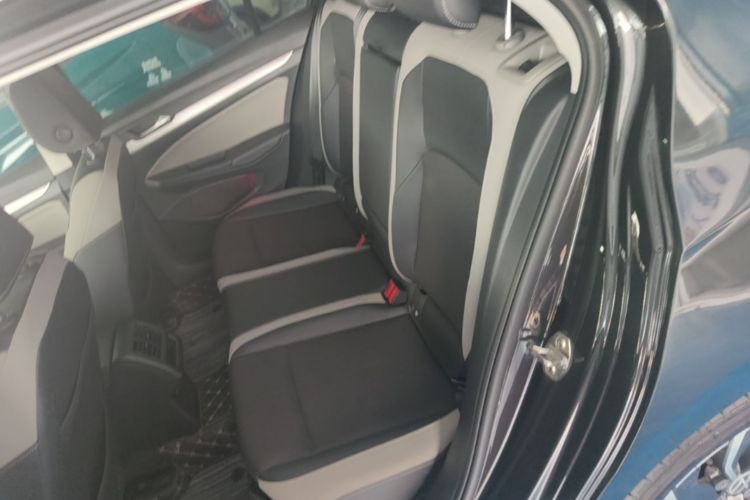 Volkswagen Golf 2022 car image #17