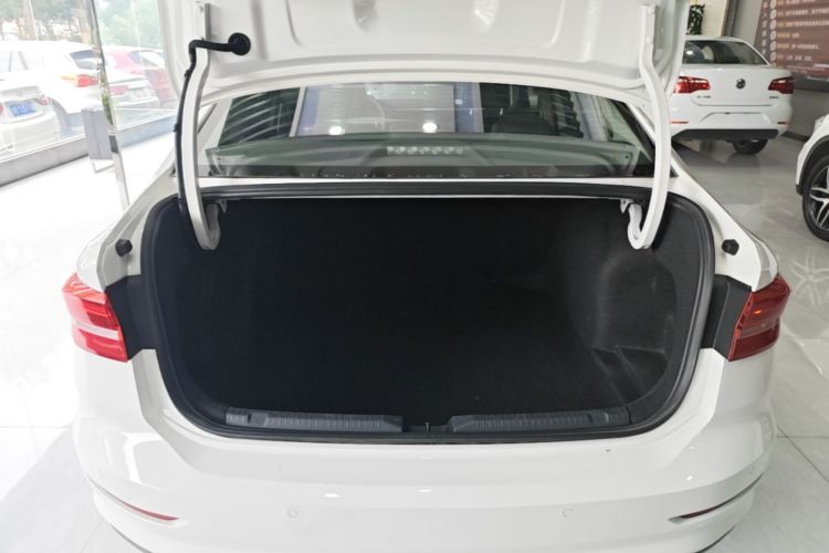 Volkswagen Lavida 2020 car image #19