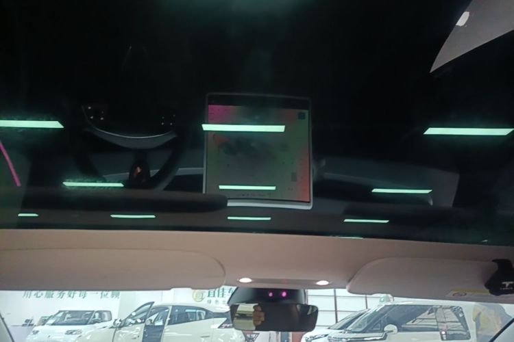 Tesla Model 3 2024 car image #18