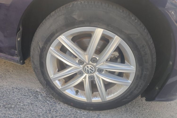 Volkswagen Golf 2019 car image #9